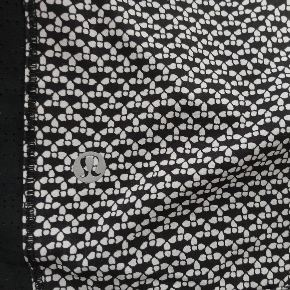 Lululemon Athletic Work Out Shorts. Ladies Size 10 - Picture 6 of 6